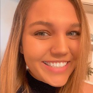 Meet your Posher, Hollie